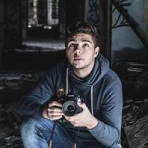 Lucas, 18 ans, propose retouches photo