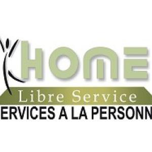 Maintien à domicile d’une personne âgée : une aide à domicile spécifique