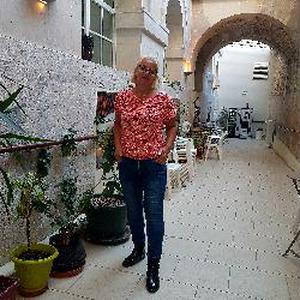 Maria, 48 ans cherche des heures de ménage