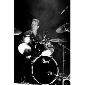 Recherche bassiste urgent