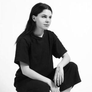 Andréa vous aide dans les arts et littérature..