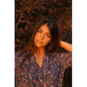 Nina, motivée et patiente pour un emploi de baby-sitter