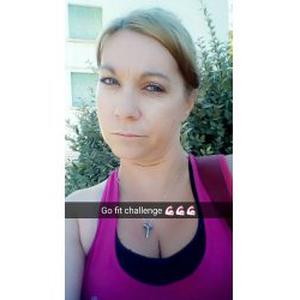 Julie, 34 ans, propose ménage