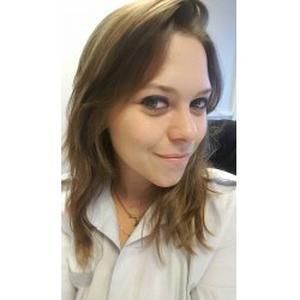 Cindy, 26 ans, recherche un travail auprès des personnes âgées