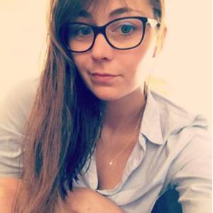 Fanny, 23 ans réalise des heures de ménage