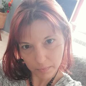 Sylvie, 41 ans recherche un emploi auprès de personnes âgées