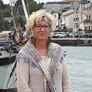 Je peux vous aider dans de multiples domaines : toilette ,repas ,courses ,rendez vous médicaux, promenades etc ...