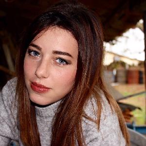 Garde d'enfant, animatrice, ash