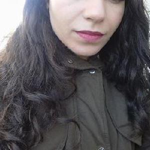 Baby_sitter à Paris et Ile de France / Cours d'anglais pour les élèves à Paris et aussi en Ile de France / Le ménage ou aide ménager / Restauration / Serveuse / Préparatrice de la commande / Caissière