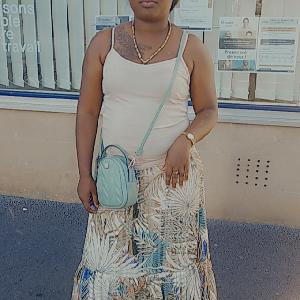 Je vous propose comme service agent entretien de nettoyage ,de loceaux,femme de menage .tous qui et raport avec le ménage, le netoyage