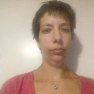 Bonjour je suis disponible pour effectuer des heures de ménage et aide pour actes vie quotidienne sauf repassâge. J'ai un véhicule. Cordialement