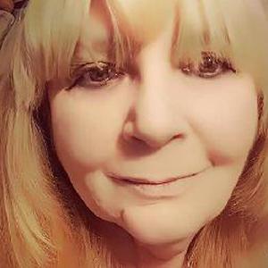 Je peux intervenir aupres des personnes agés ayant besoins de quelqu'un pour leurs ménages faires leurs courses  eventuellement leurs faires des petits plats à leurs demandes je peux également selon leurs mobilités les accompagnés en promenades etc......