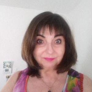 Professeur de Français  donne cours tous niveaux , prépare aux examens et concours