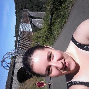 je peut aller chercher et depose vos enfant chez vous ou a leur activite