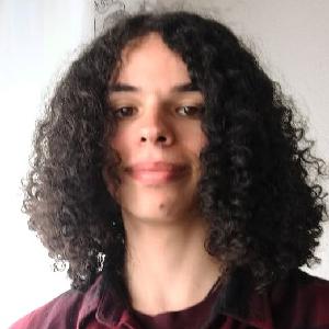 Aimablement disponible pour garder vos enfants !