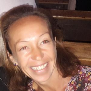 Soin à la personne, ménage, cours aux jeunes enfants