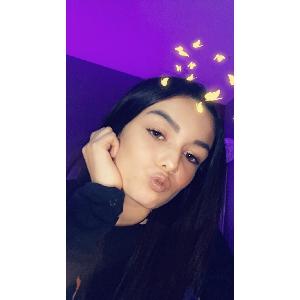 Baby-sitter à domicile, très motivée, âgée de 17 ans