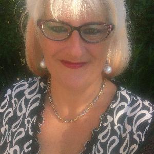 Envie de prendre une orientation professionnelle sous une forme différente dans le cadre du service en domicile haut de gamme. J’ai acquis les connaissances et les compétences nécessaires à la réalisation des taches requises pour un poste à responsabilité