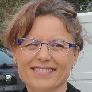 Garde d'enfants au domicile des parents avec si besoin aide aux devoirs