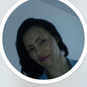 Professeur d'anglais avec une experience de 15 d'annees dans l'enseignement, avec de bonnes connaissances de la langue francaise aussi . Mere de deux garcons ages de 11 ans et respectivement 7 ans .