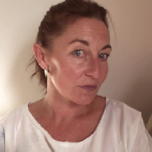 Attentive, aimant faire plaisir, je suis ici pour vous faciliter la vie et faire les courses telles que vous les souhaitez.