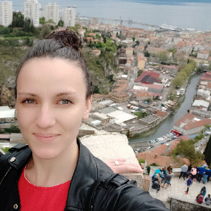 Babysitting. Étudiante 3e année infirmière, 24 ans. BAFA. AFGSU niveau 2