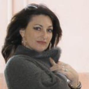 Professeur de chant diplômée d'Etat DU Musicotherapeute