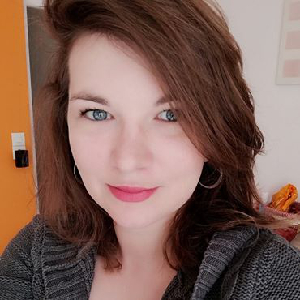 Auxiliaire de vie, ménage, dame de compagnie