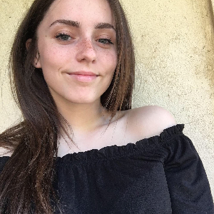 Baby sitter /  aide aux devoirs proche de Nîmes