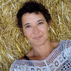 Aide à la personne. Ménage, repassage,aide aux repas, courses, promenades, repassage