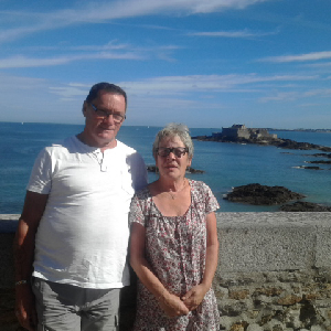 recherche un poste de gardien ou concierge