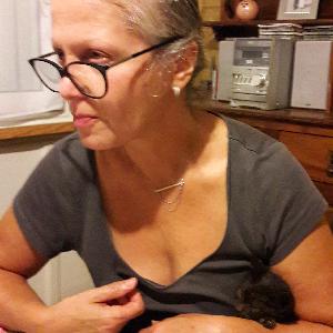 MENAGE REPASSAGE COURSES AIDE A  LA PERSONNE