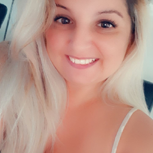 Bonjour  je recherche  des heures de ménage.