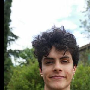 Jeune étudiant motivé pour garde d'enfant !