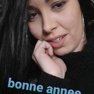 Bonjour  je suis actuellement à la recherche d un emploi dans le secteur du service a la personne j effectue toute les tache qui me son demander je suis une personne très attentionné dans mon métier j aime le contact avec les personne âgée ou en difficult