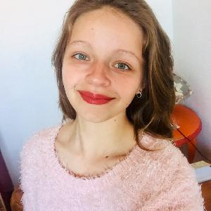 Jeune Auto - Entrepreneuse Qui Se Met A Votre Service!