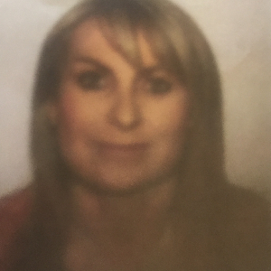 maitrese de maison de maison familiale aide aux personnes en difficulté  .