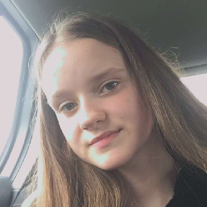 Baby sitting dans les environs de landeda. Je peux prendre les douches, donner les repas etc...