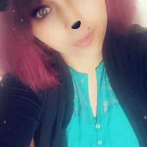 Je propose mes services pour du ménage ou garde d'enfant.