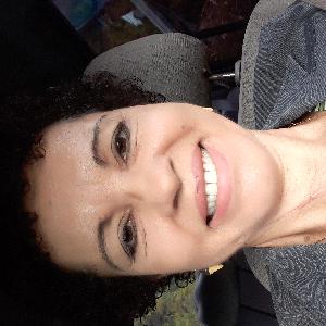 Garde personnes dépendantes ou âgées à votre domicile. Libre jour,nuit week-end et jours fériés