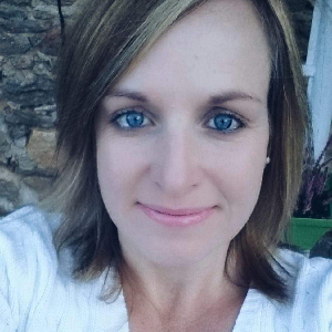 nettoyeuse ou 10aide a domicile