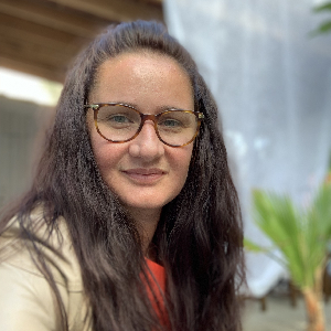 Cuisine pour toute la famille, repassage, baby-sitting à votre domicile, effectuer des courses