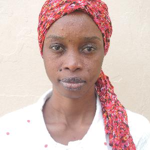 Je suis une étudiante et je cherche un job d'aide ménagère.