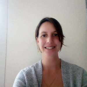 aide à la personnes dans les besoins de la vie quotidienne de jours comme de nuits