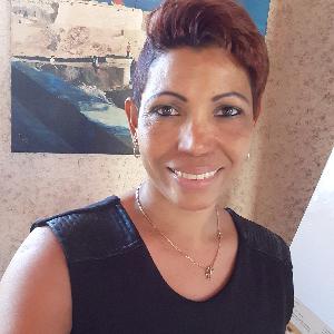 Je suis à la recherche d' Aide soignante de nuit sûr Villeurbanne, Lyon ( 69 ). Disponible de suite.