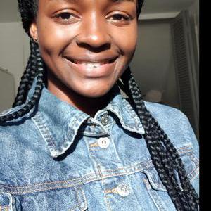 Baby-sitter disponible à partir de 18h en semaine