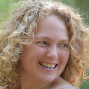 Aide à la personne, accompagnement, ménage, cuisine, sorties, écriture, autour de Lodève (34)