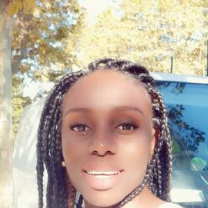 ménage/ cuisine/ repassage/lessive/ garde d'enfants etc.