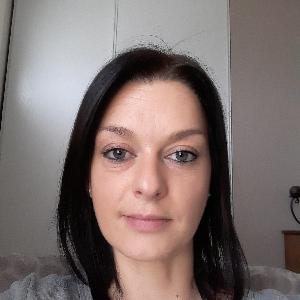 Je suis actuellement disponible pour des tâches ménagères, courses, repassage, aide à la personne...