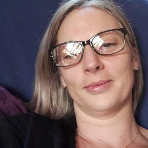 Je suis sociable courageuse et rigoureuse je souhaite vous aider dans votre quotidien ménages courses repas et pourquoi pas garder vos petits loups étant maman d une petite fille et qq expériences personnel je suis la pour vous je suis de Reims